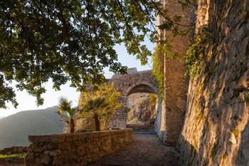 Middeleeuws Castello di Arechi bezoeken, Salerno