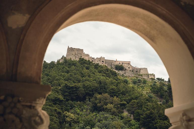 Middeleeuws Castello di Arechi bezoeken, Salerno