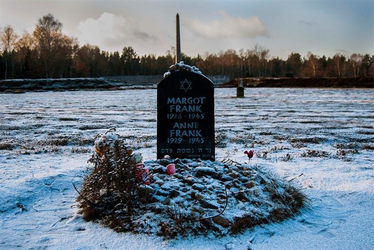Monument Anne & Margot Frank concentratiekamp Bergen Belsen