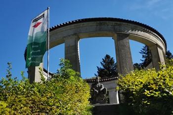 Monument van de Vereniging van het Zwarte Woud 