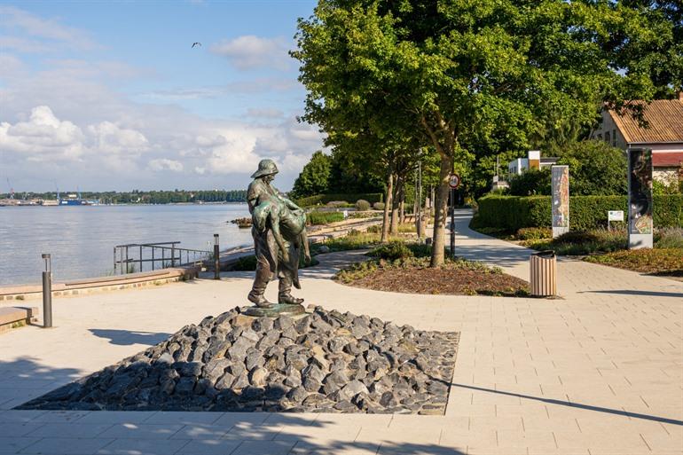 Monumenten bij het Heikendorf strand