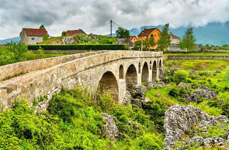 Mostanica-brug Montenegro