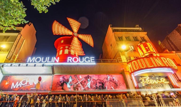 Moulin Rouge cabaret in Parijs