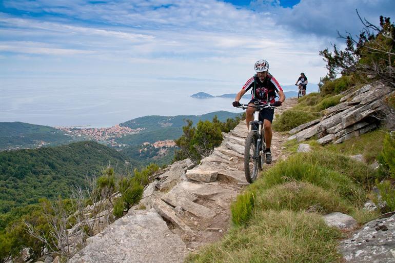 Mountainbiken op Elba eiland, Toscane