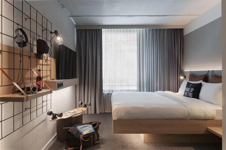 Moxy Frankfurt City Center