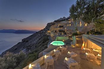 Mystique hotel in Oia