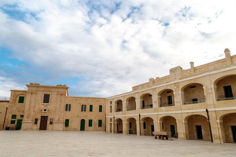 Nationaal Oorlogsmuseum van Malta bezoeken, Valletta