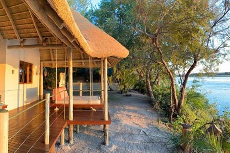 Ndhovu Safari Lodge met zicht op de Okavango-rivier boeken