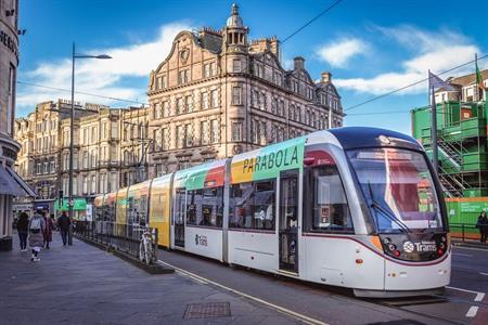 Neem de trams in Edinburgh, Schotland