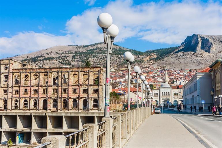 Neretva Hotel en Most Musala in Mostar