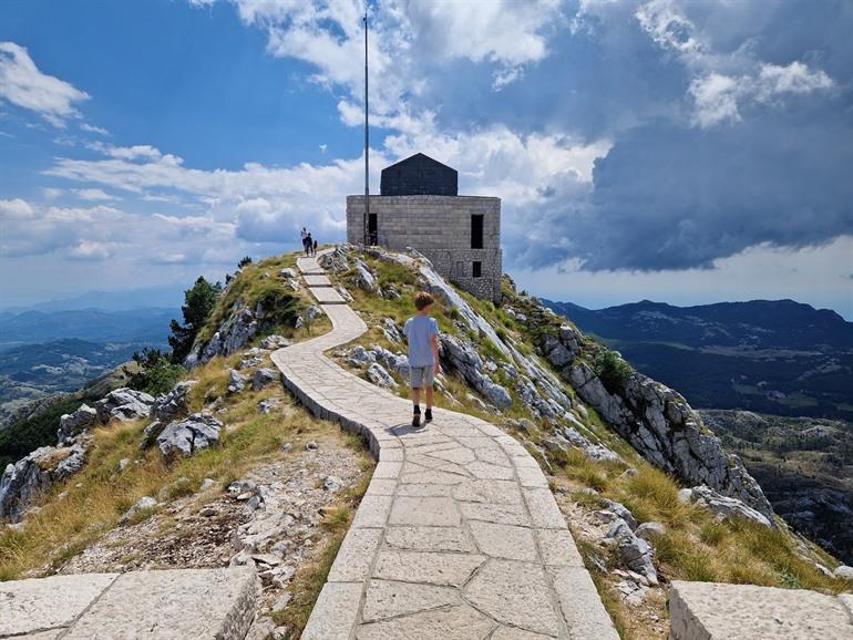 Njegoš mausoleum in het Lovćen Nationaal Park
