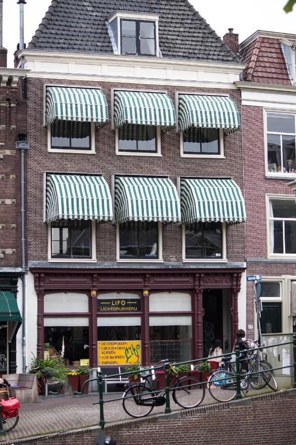 NR22 Leiden boeken
