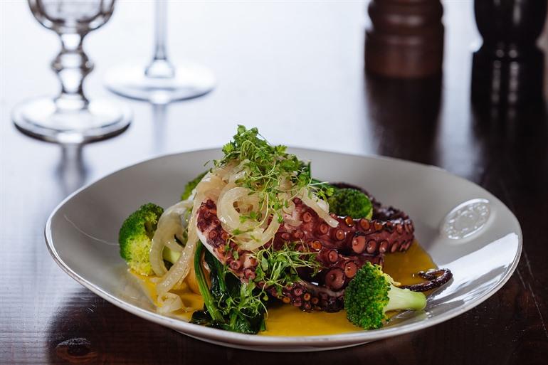 Octopus in knoflook en olijfolie, Portugese keuken