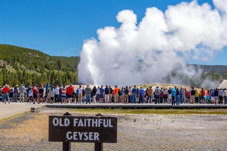 Old Faithful in Yellowstone National Park bezoeken