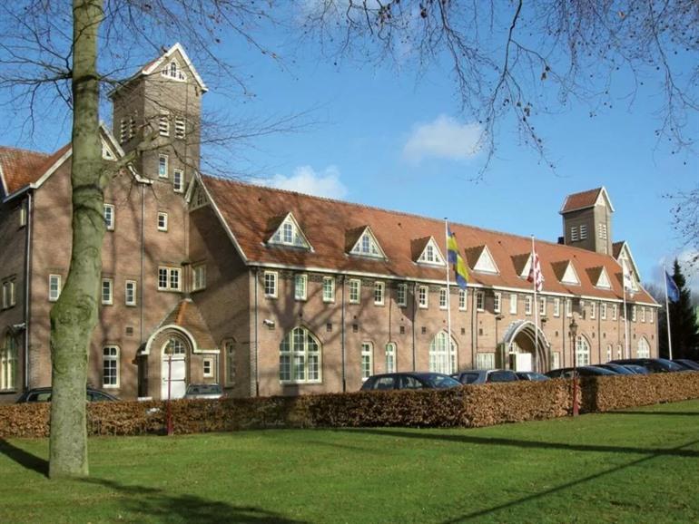 Onderwijshotel De Rooi Pannen Tilburg boeken