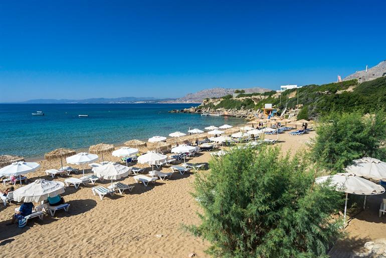 Ontspannen aan het strand van Pefkos, Rhodos