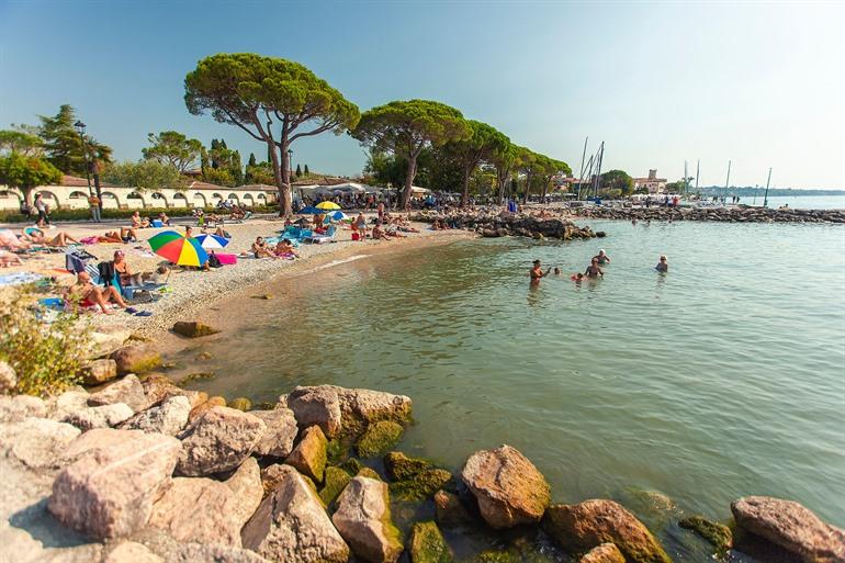 Ontspannen op de stranden van Lazise