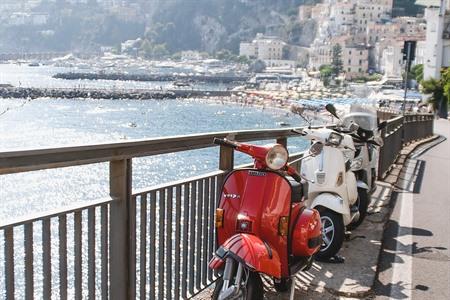 Op Vespa tour langs de Amalfilkust