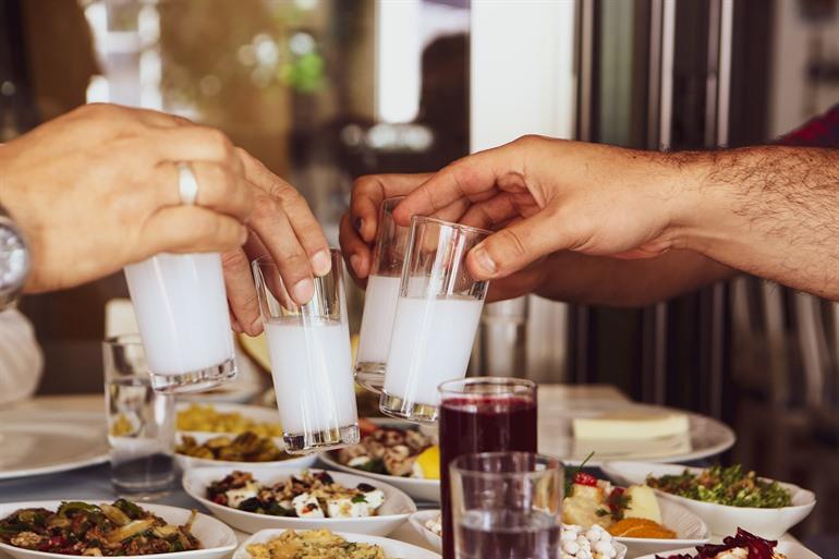 Ouzo, een sterk alcoholisch Grieks drankje
