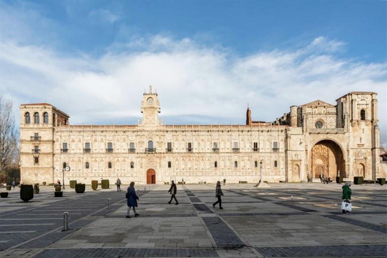 Overnacht in Parador de Turismo de León
