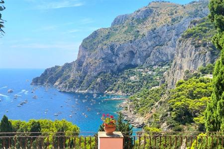7 beste hotels op Capri: de mooiste overnachtingen op het eiland net voor de Amalfikust