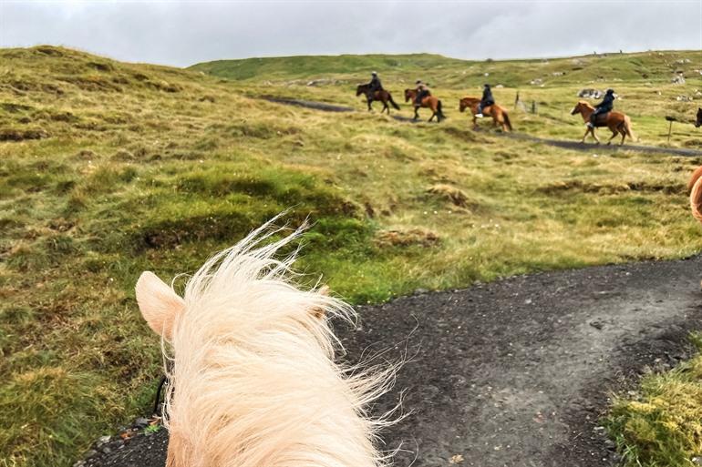 Paardrijden op de Faeröer eilanden