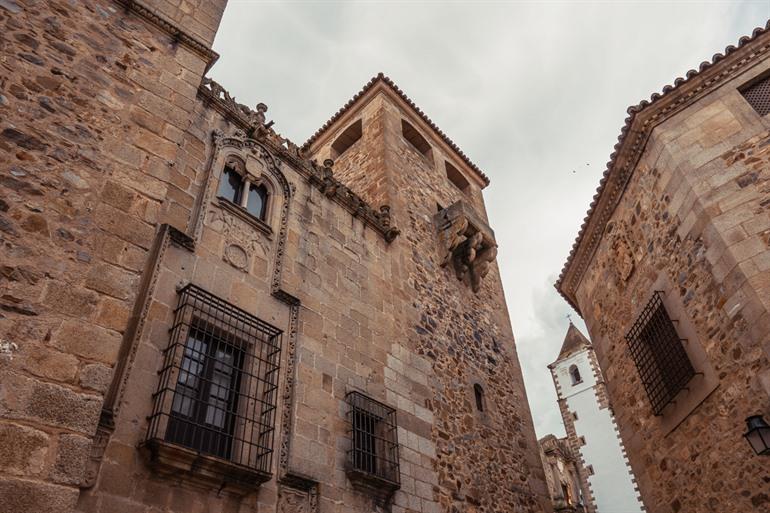 Palacio de los Golfines de Arriba