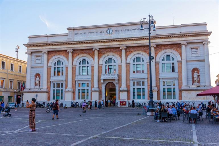 Palazzo Municipale op Piazza del Popolo, Pesaro