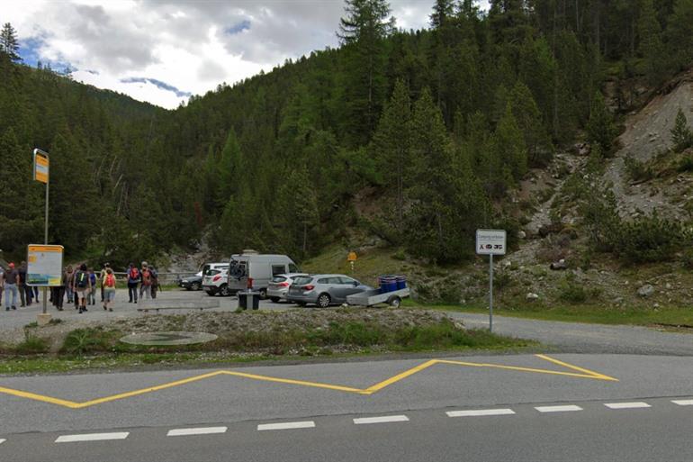 Parkeerplaats voor de wandeling