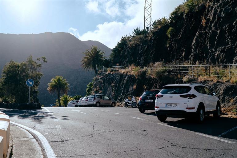 Parkeren bij het dorpje Masca, Tenerife