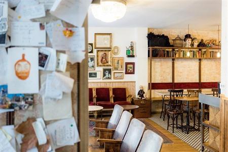 Pars Teatro Youth Hostel