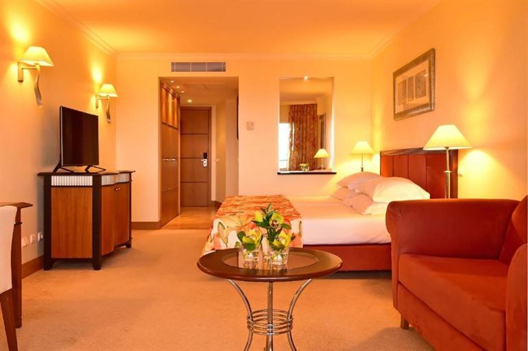 Pestana Grand Ocean Resort Hotel boeken