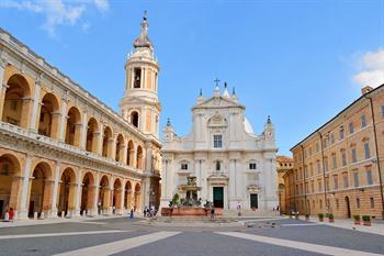 Piazza della Madonna in Loreto, Le Marche, Italië