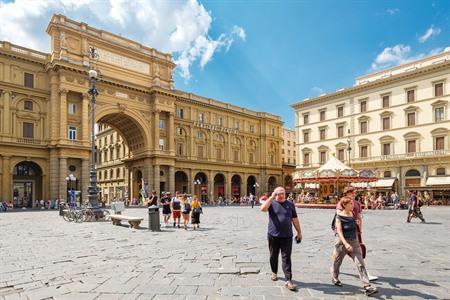 Piazza della Repubblica in Firenze bezoeken? Hét middelpunt van Firenze: wat zien en doen?