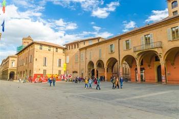 Piazza Guiseppe Verdi in Bologna