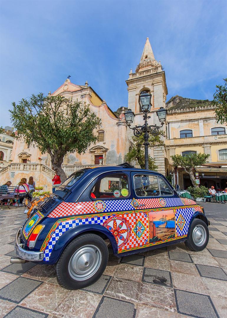 Piazza IX Aprile, Taormina