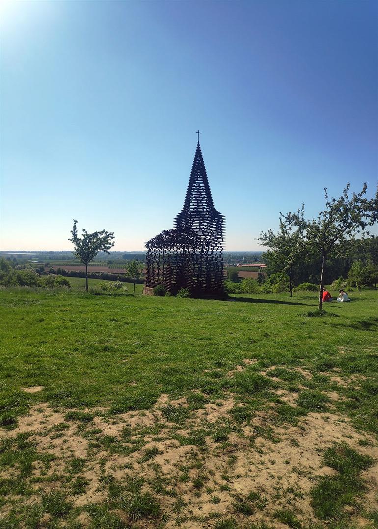 Picknicken bij het doorkijkkerkje in Borgloon