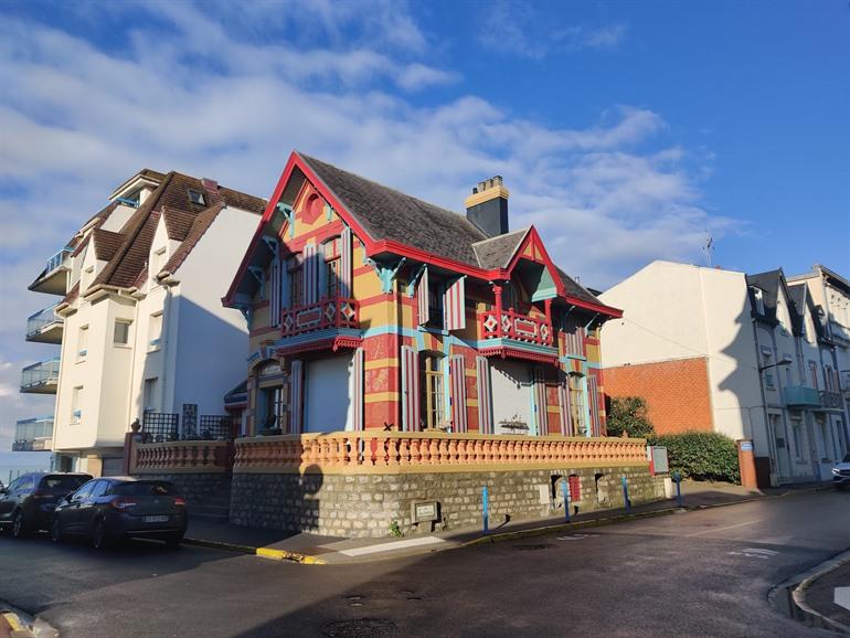 Pittoreske huizen in Engels-Normandische stijl in Wimereux