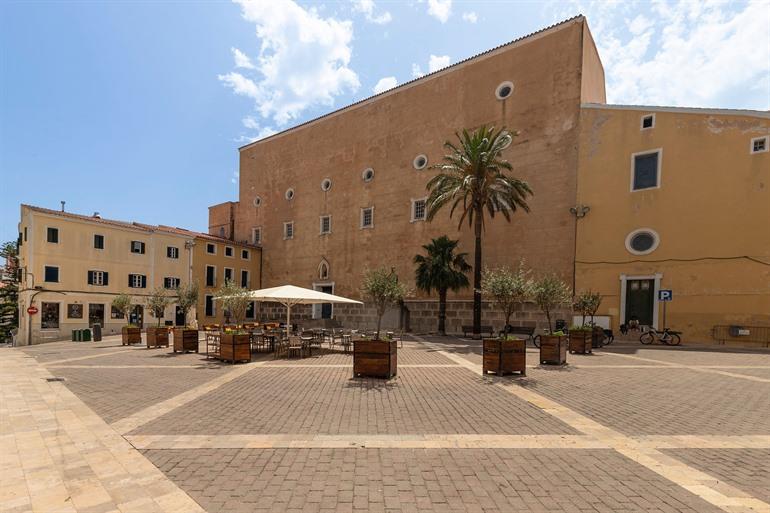 Plaça de la Conquesta in Mahón