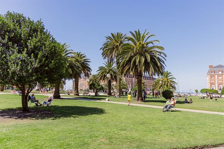 Plaza Colón en het casino op de achtergrond