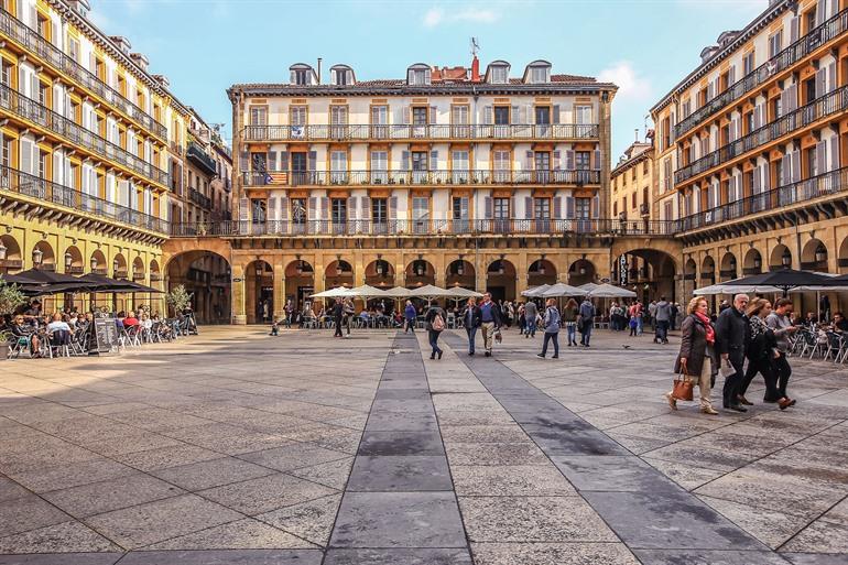 Plaza de la Constitution in San Sebastian, Spanje