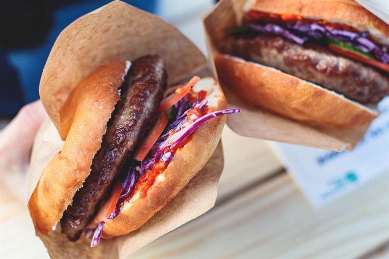 Pljeskavica, een soort hamburger