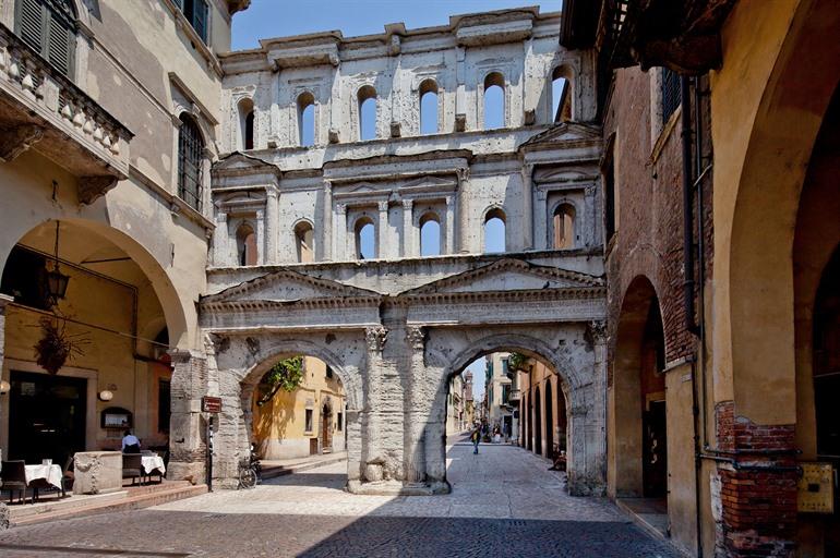 Porta Borsari in Verona