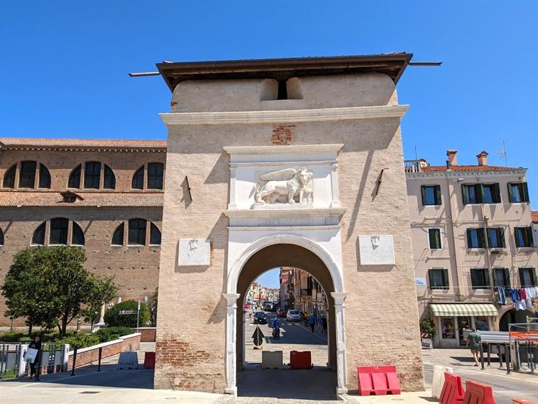 Porta Garibaldi, de toegangspoort tot Chioggia