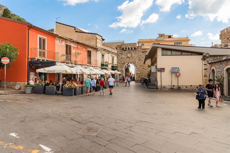 Porto Catania in Taormina