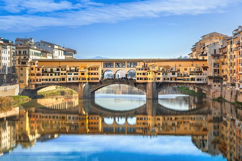 Prachtig uitzicht op de Ponte Vecchio in Firenze