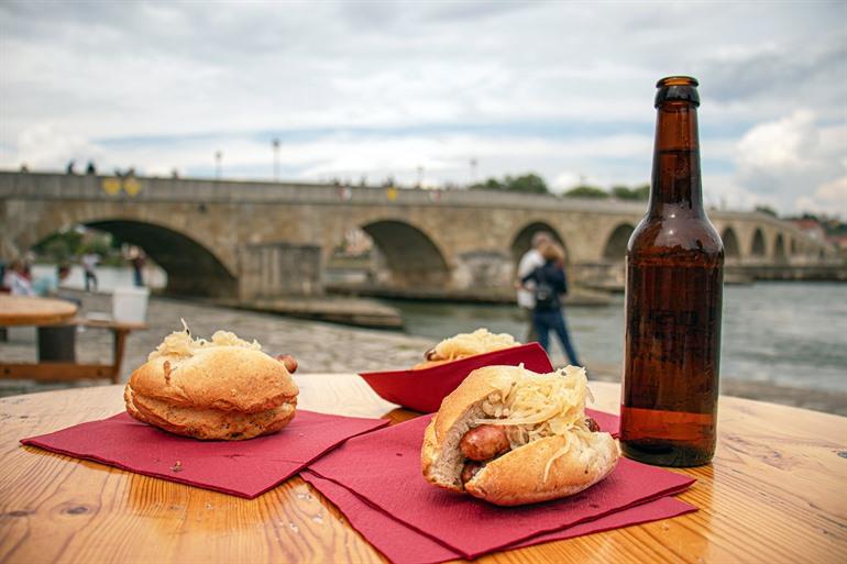 Proef de befaamde braadworsten van Regensburg