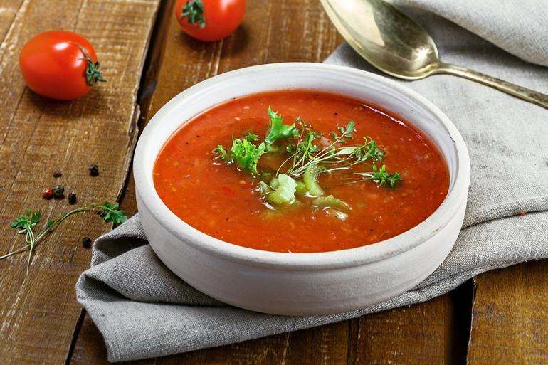 Proef de traditionele Andaluzische gazpacho