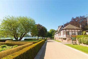 Proef heerlijke Rijn- en Moezelwijn in het Weindorf, Koblenz