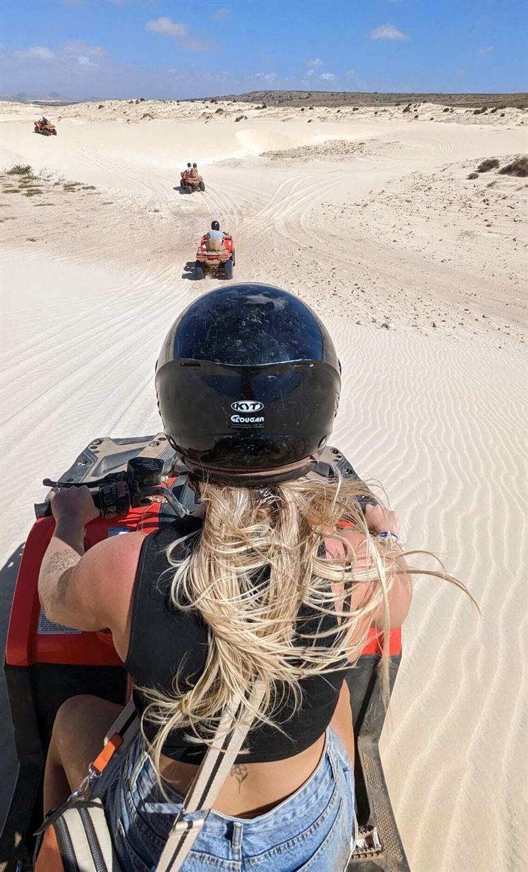 Quadtour door de Viana woestijn, Boa Vista